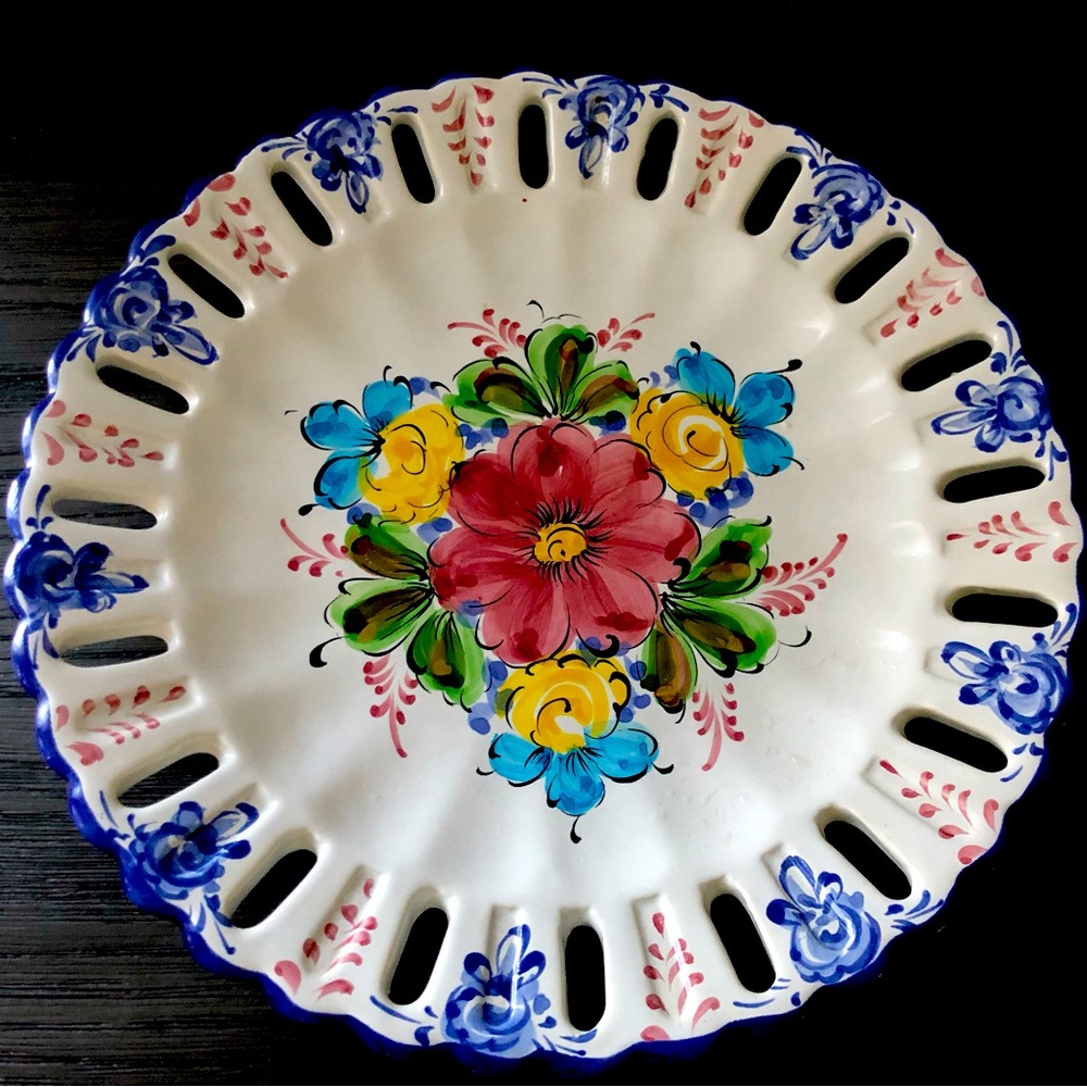 11" Porta hand-painted plate / Vestal Portugal 67